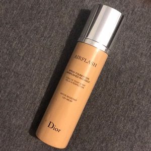 Dior Airflash Foundation in 300